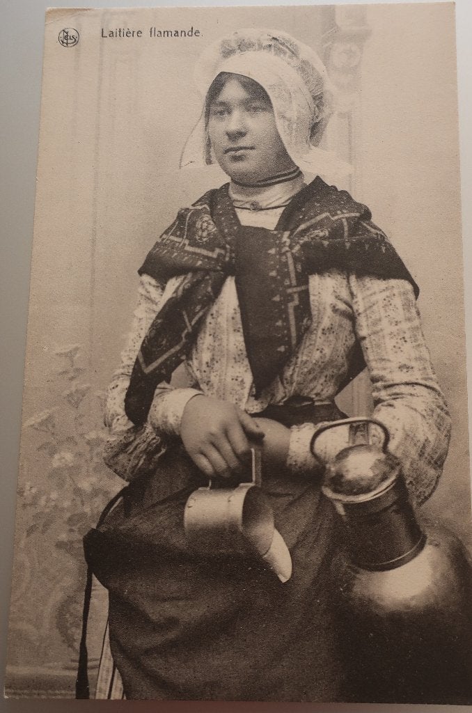 MELKMEISJE MET SCHORT EN KANTEN MUTS, Verzamelen, Ophalen of Verzenden, Voor 1920, Ongelopen, Antwerpen