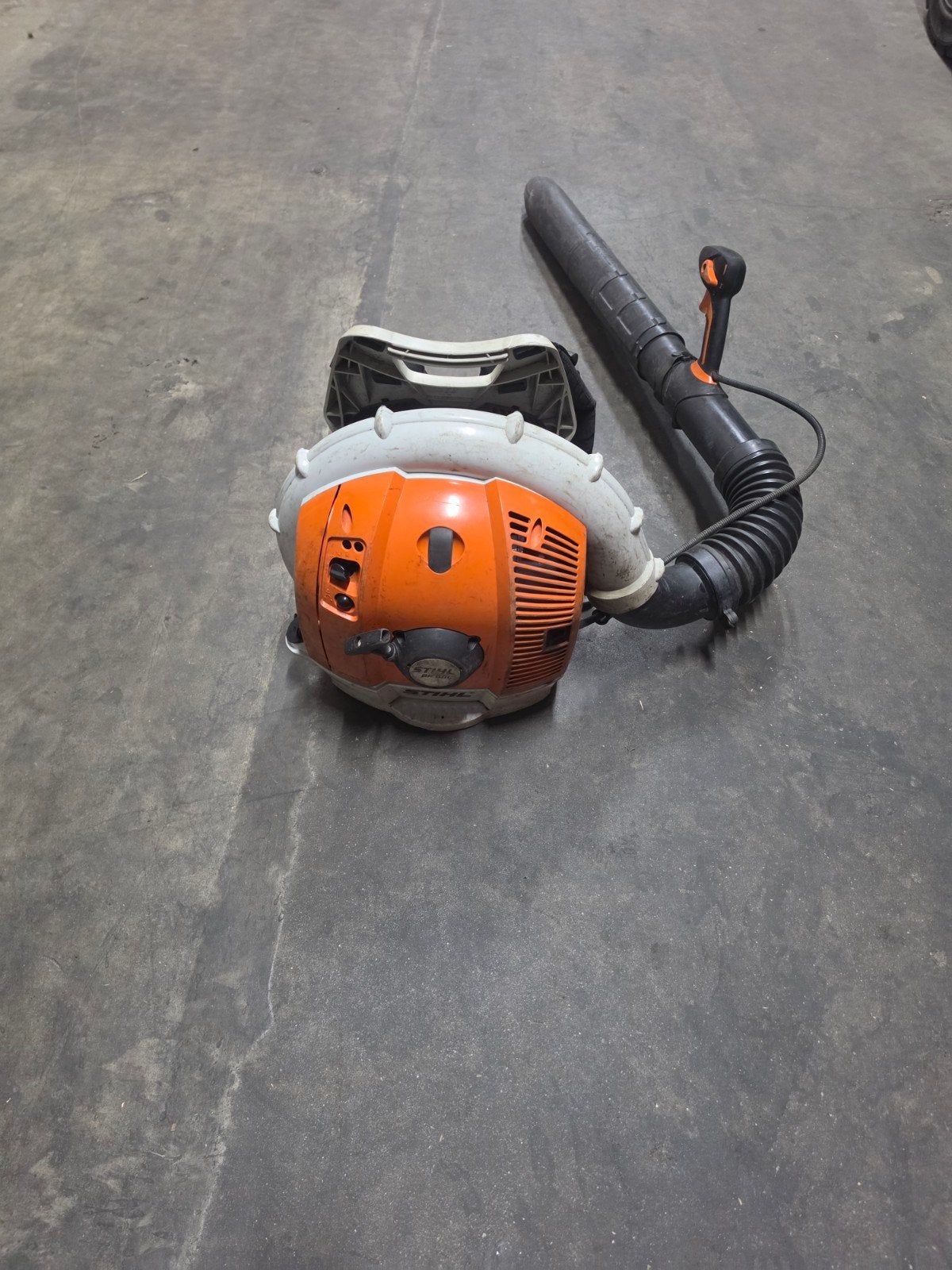 Stihl BR550 benzine bladblazer, Ophalen of Verzenden, Gebruikt, Benzine, Ruggedragen
