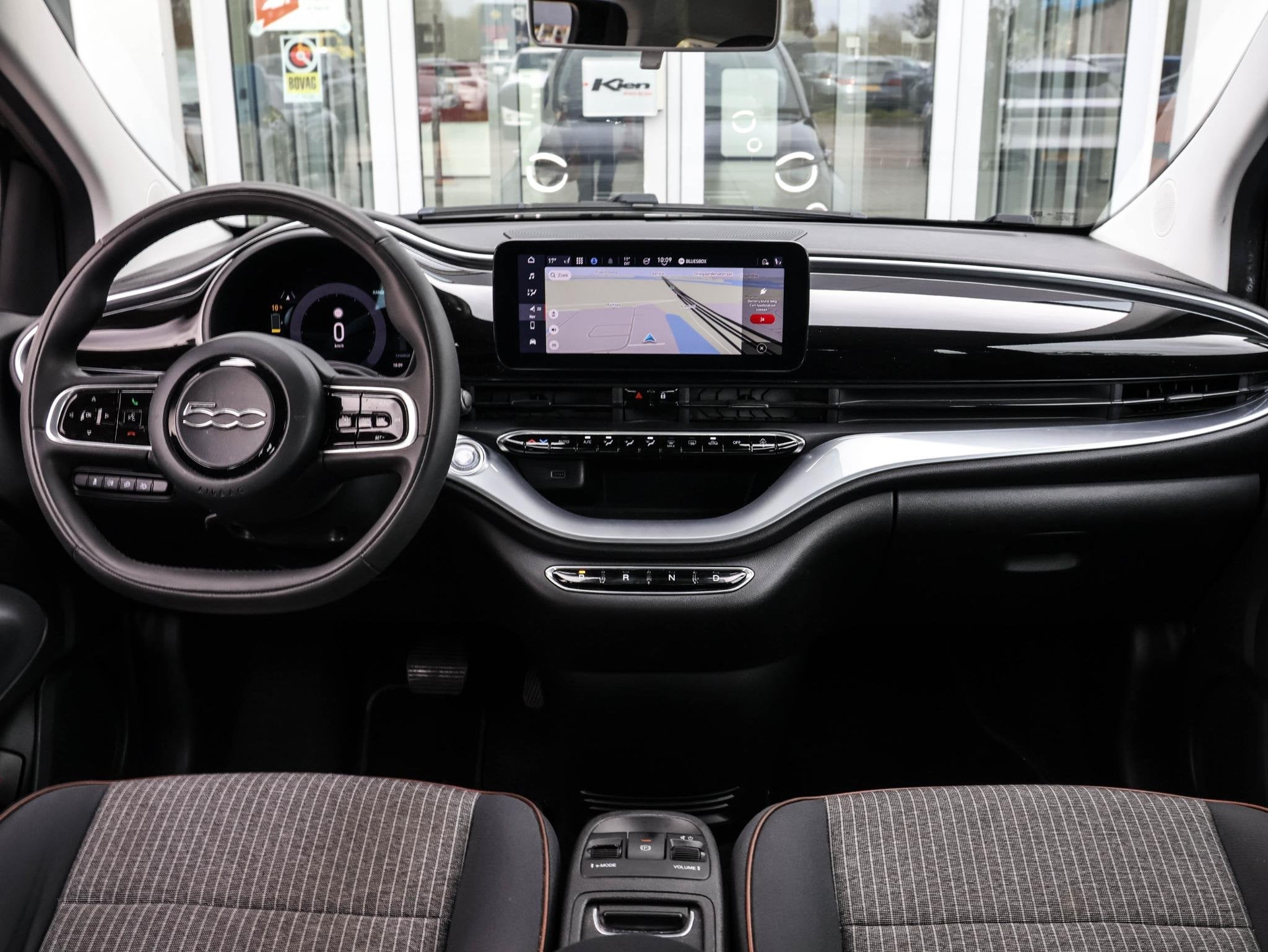 Fiat 500E Business Launch Edition 42 kWh | Full LED | Navi |, Auto's, Stof, Gebruikt, 118 pk, 4 stoelen
