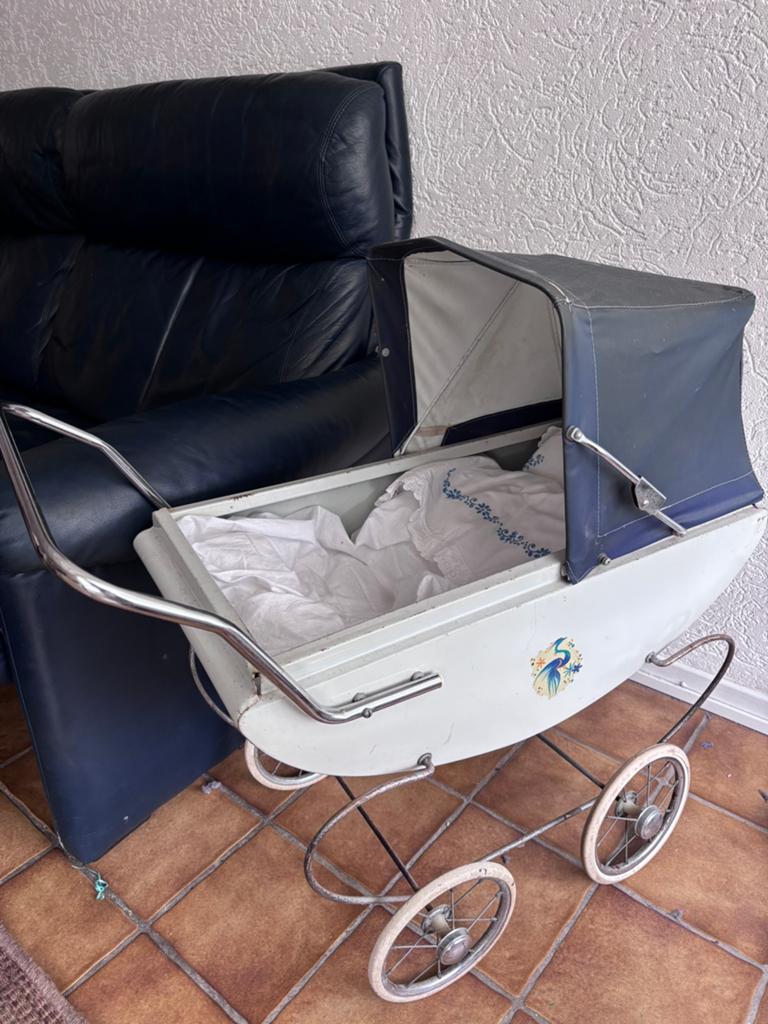 Poppenwagen retro, Ophalen of Verzenden, Zo goed als nieuw, Babypop