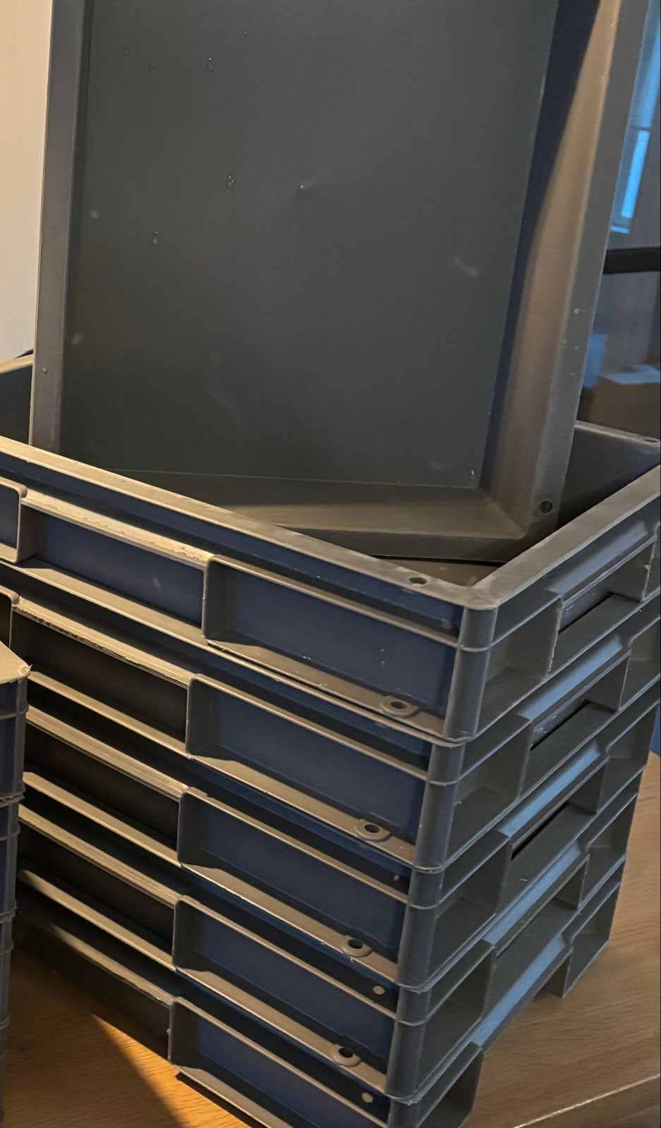 Stapelbare grijze kratten - Ideaal voor opslag, Ophalen, Gebruikt, Minder dan 35 cm, Minder dan 50 cm