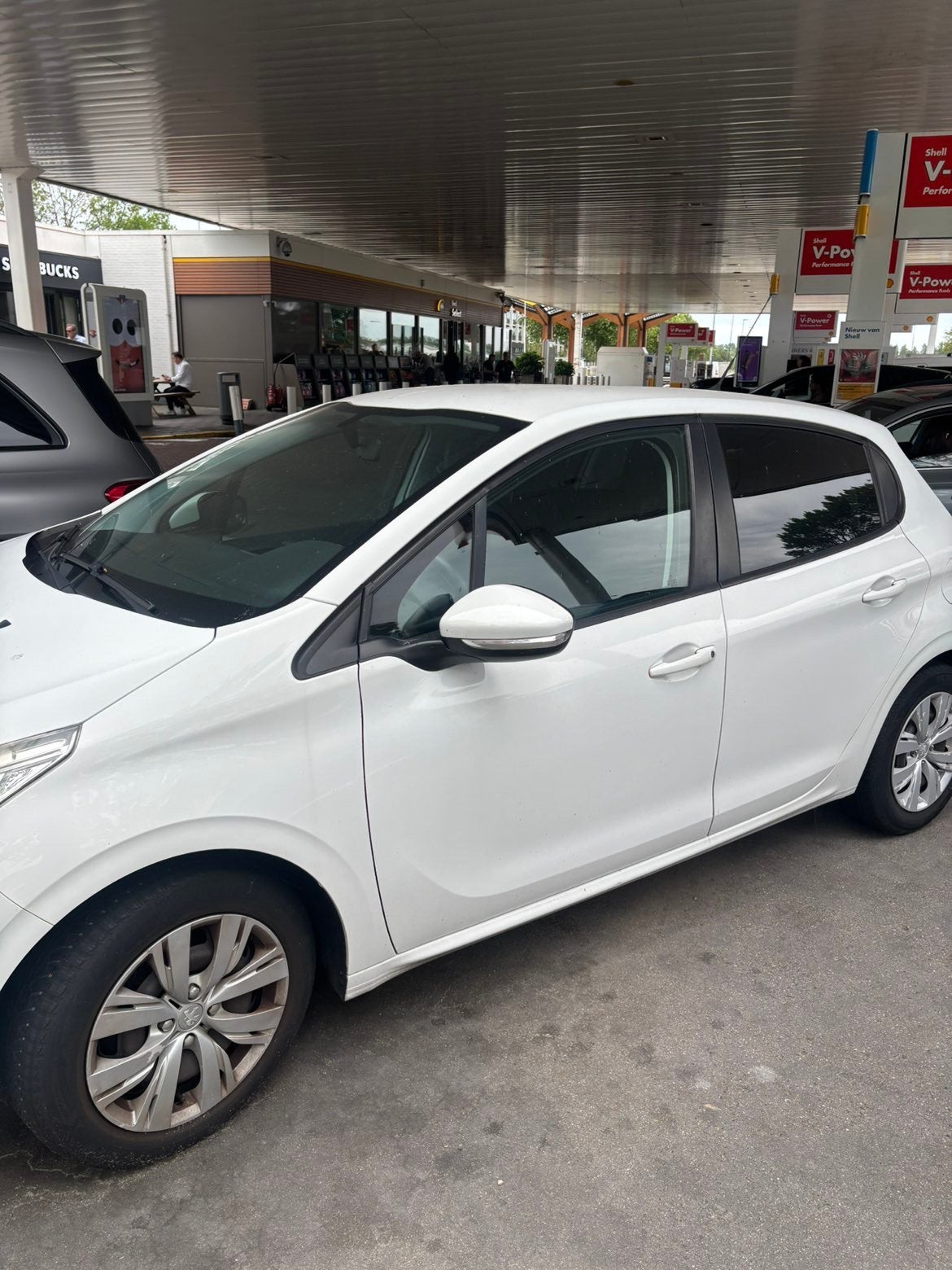 Peugeot 208 1.2 VTI 60KW/82PK 5-D 2013 Wit, Auto's, Voorwielaandrijving, 31 €/maand, 1199 cc, Wit