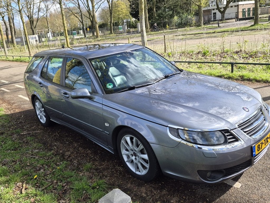Saab 9-5 2.3 Turbo Aero Sport Estate AUT 2007 Grijs, Auto's, Dealer onderhouden, 1800 kg, Zwart, 4 cilinders