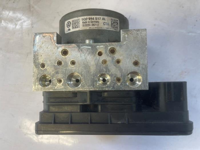 ABS Pomp van een Volkswagen Golf, Gebruikt, -, -, -