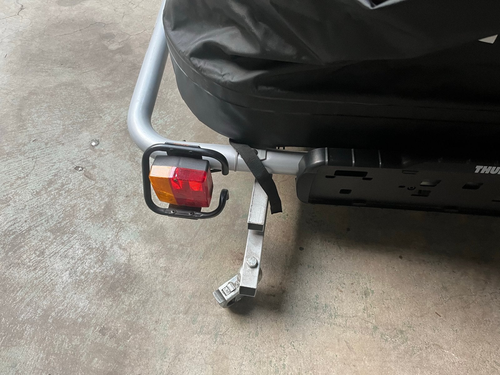 Thule Easybag en Easybase bagagebox trekhaak, Auto diversen, Ophalen of Verzenden, Gebruikt