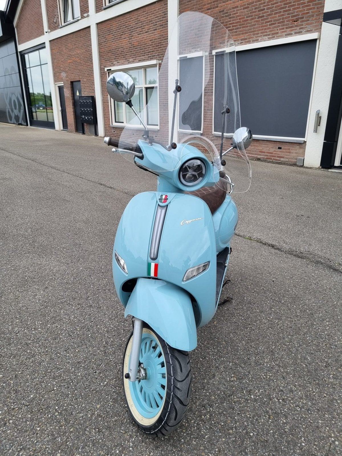 GTS scooter cappucino, Ophalen, Overige modellen, Maximaal 45 km/u, Zo goed als nieuw