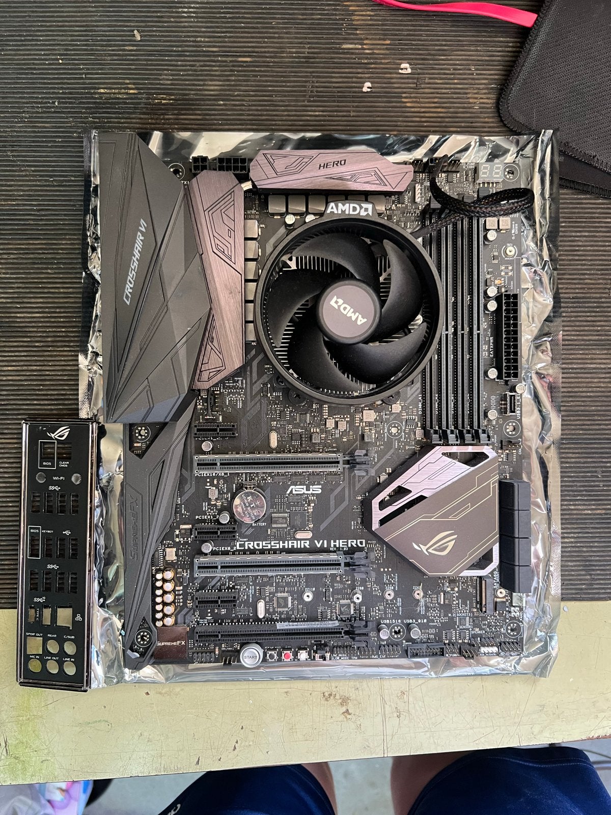 Asus Crosshair VI Hero met Ryzen 5 2600 en stock cooler, Ophalen of Verzenden, Zo goed als nieuw, AMD, DDR4