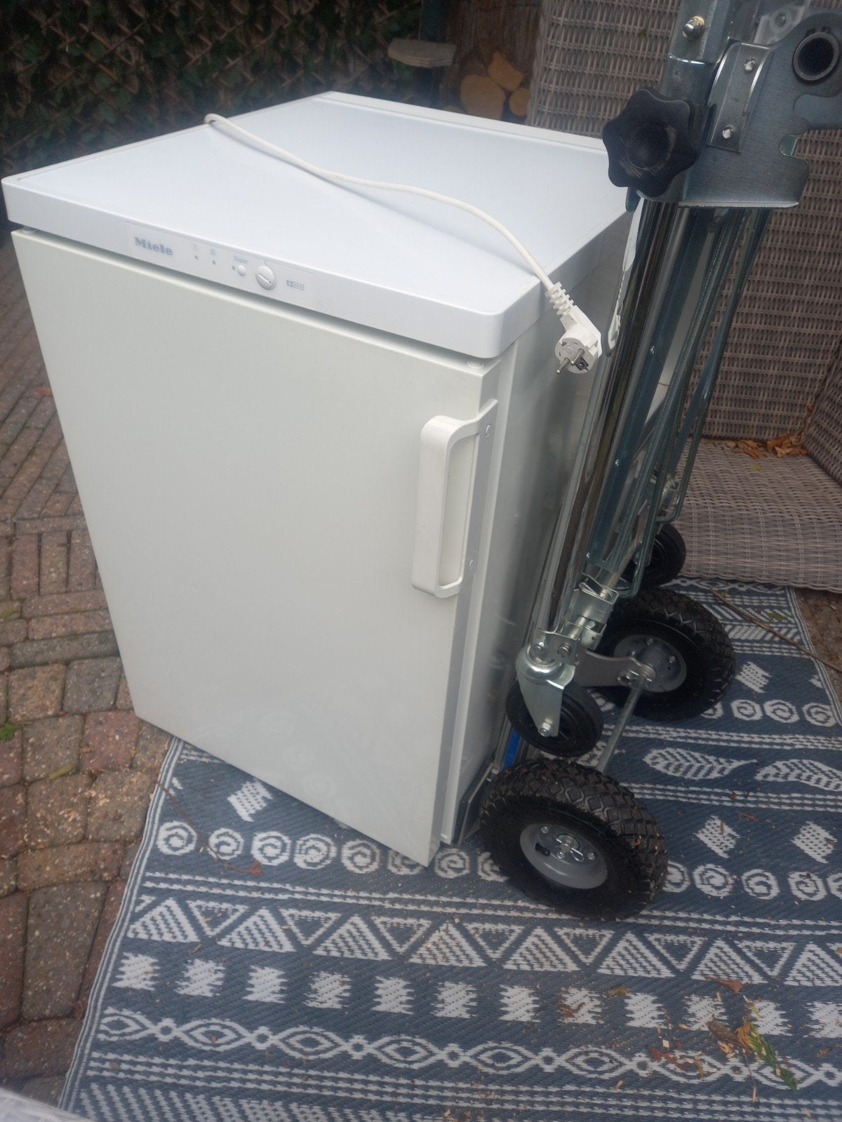 Miele vriezer met 4 lades - Zo goed als nieuw KOOPJE, 100 tot 150 liter, Met aparte vriezer, Zo goed als nieuw, 45 tot 60 cm