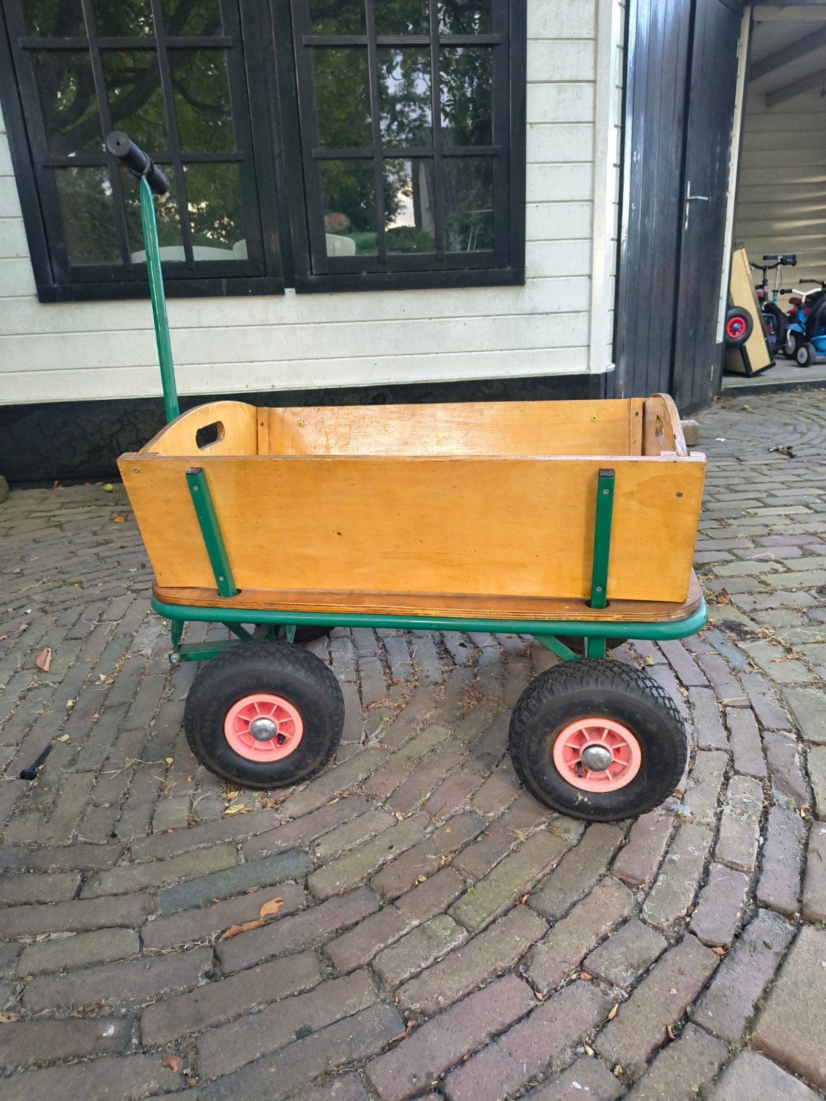 Stevige houten bolderkar met luchtbanden, Ophalen, Gebruikt