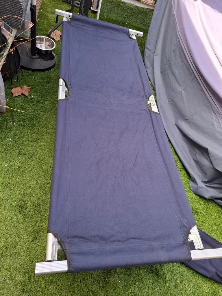 Stretchbed voor logé of vissen, Ophalen