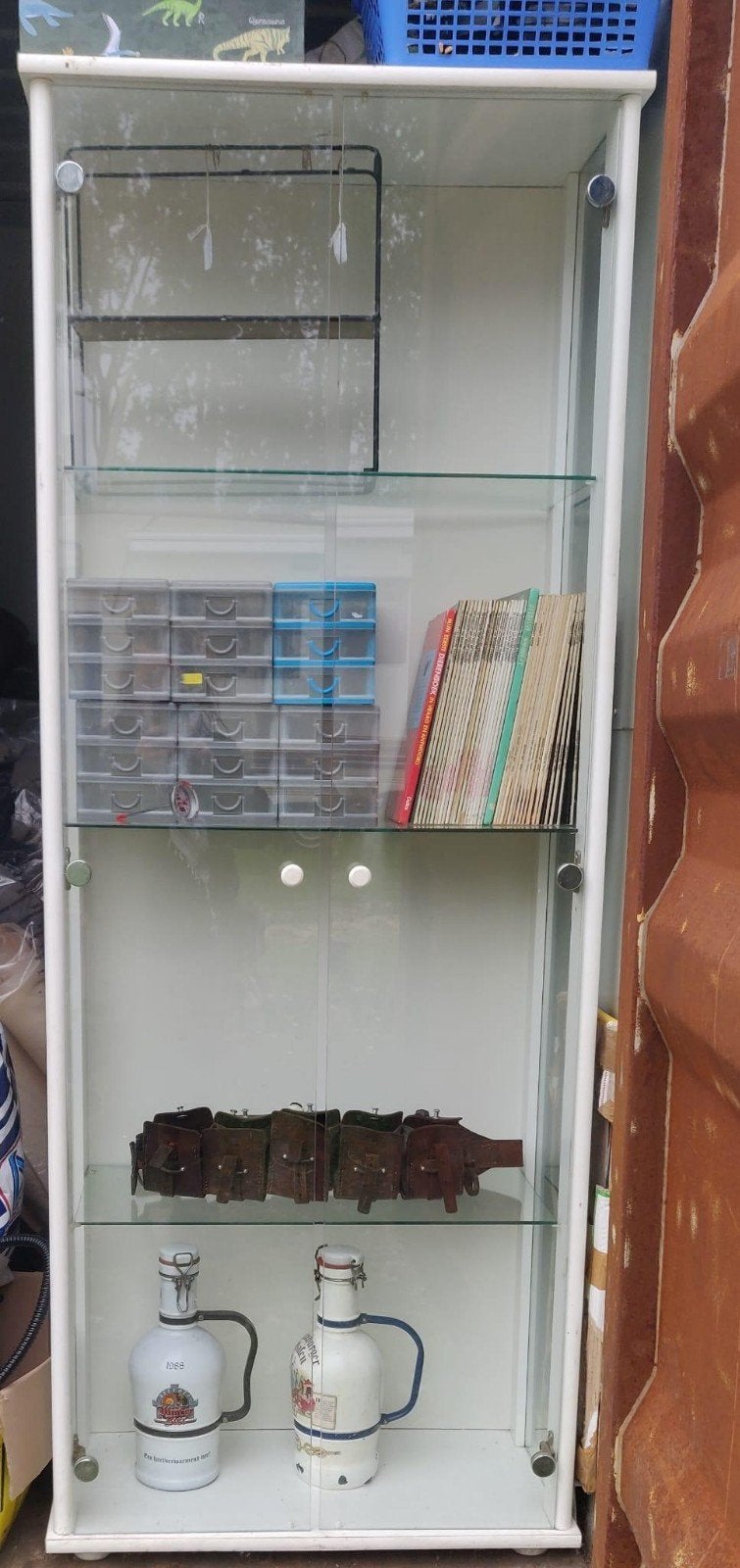 Vitrinekast gratis, Huis en Inrichting, Kasten | Vitrinekasten, Ophalen, Gebruikt, 50 tot 100 cm, 150 tot 200 cm