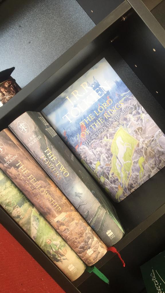 The Hobbit and The Lord Of The Rings - Hardcover, Boeken, Ophalen of Verzenden, Zo goed als nieuw