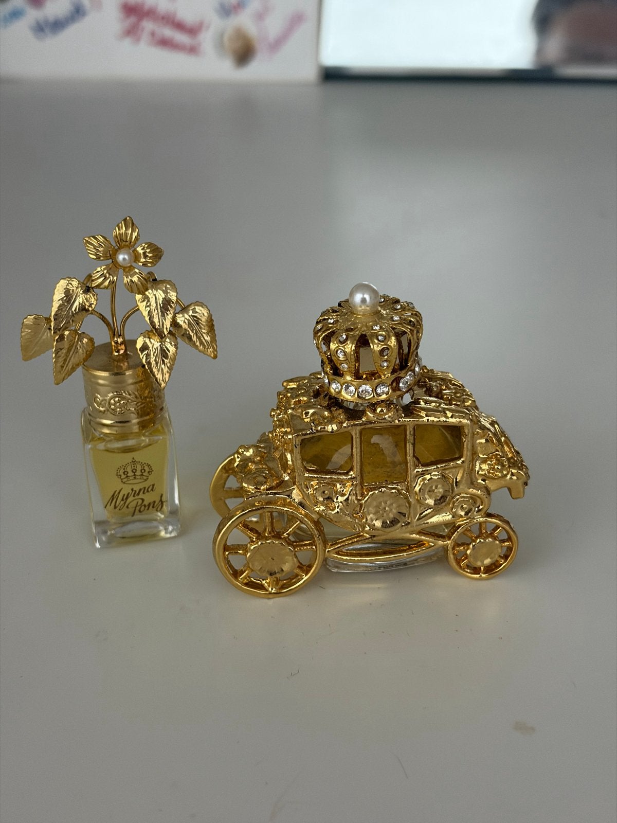 Set Vintage Myrna Pons Parfumflesjes miniatuur, Ophalen, Miniatuur