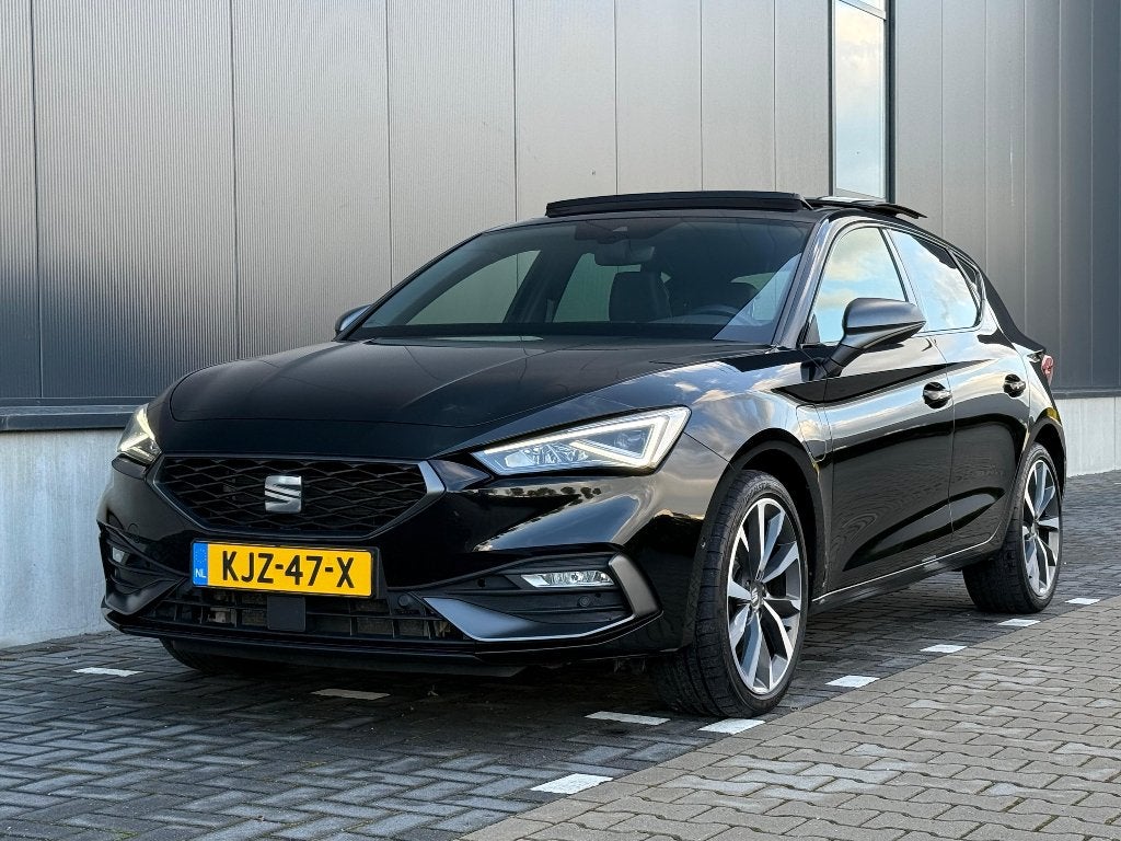 Seat Leon 1.4 TSI E-hybrid FR Phev 204pk Pano- Navi - ACC, Dealer onderhouden, 77 km/l, Leon, Parkeerassistent