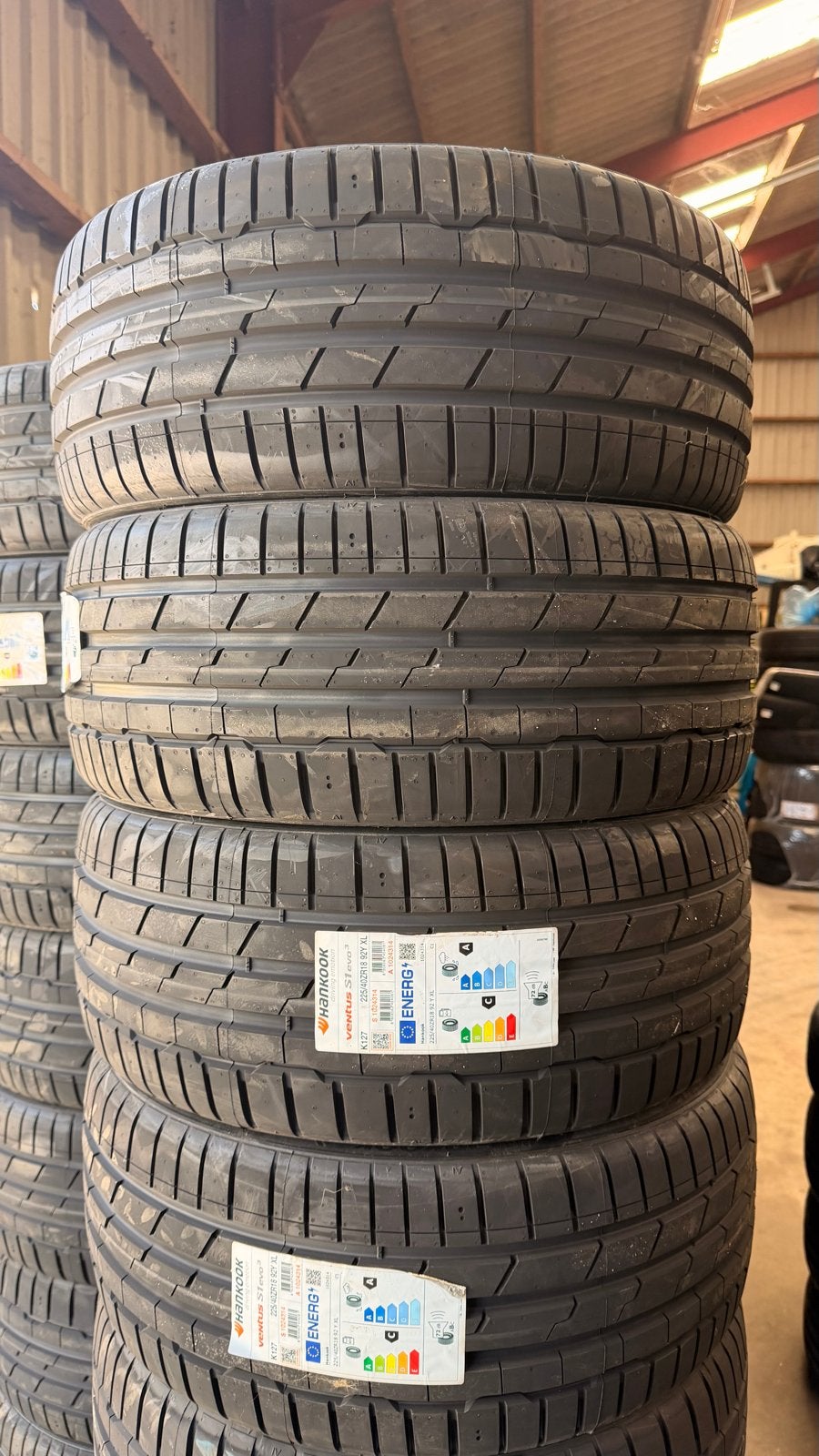 Set zomerbanden 225/40 R18, Auto-onderdelen, Banden en Velgen, 18 inch, Nieuw, Ophalen of Verzenden, Band(en)