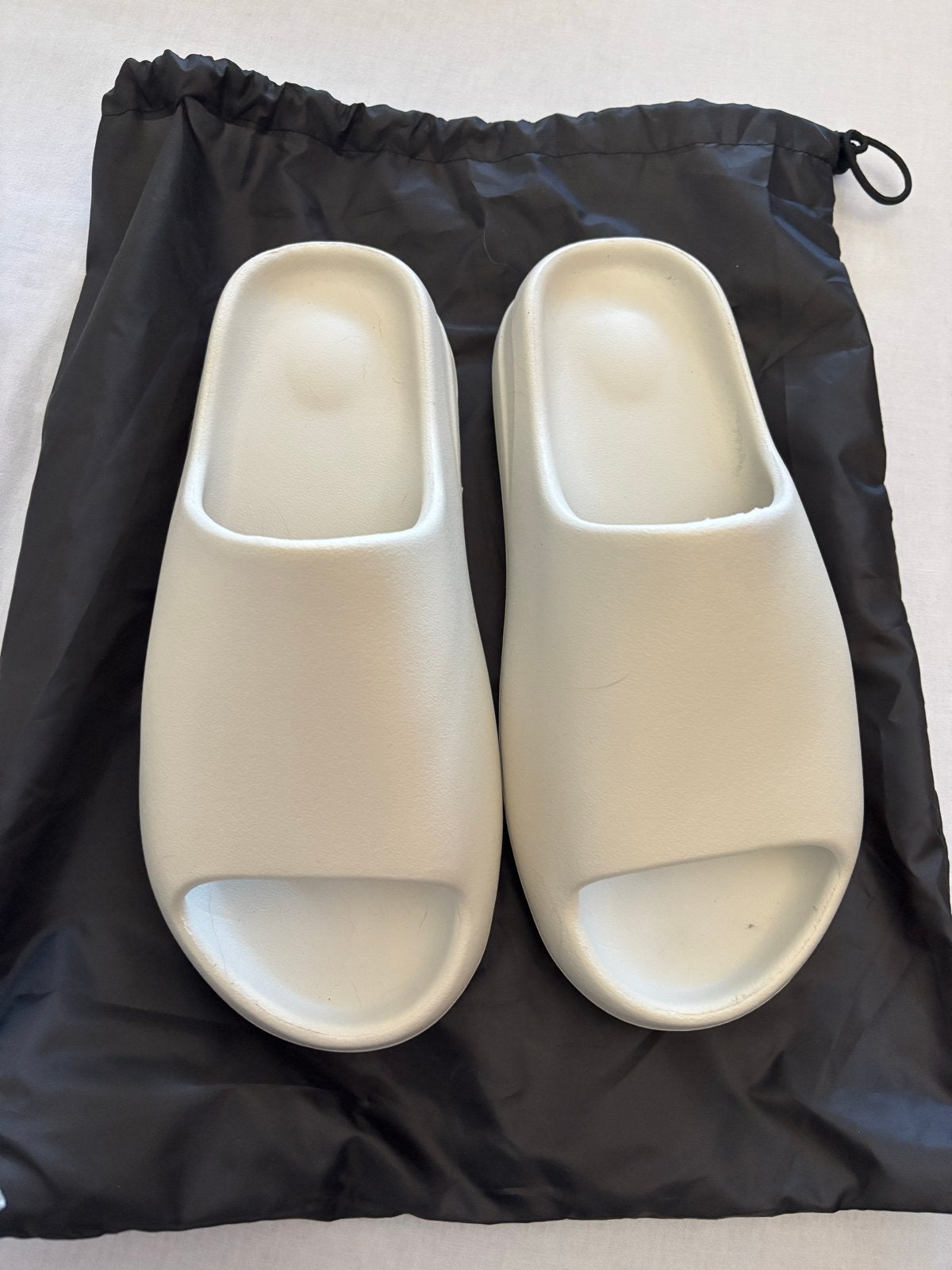 Yeezy Slides Slippers Pure - Maat 45 - Nieuw (11US), Kleding | Heren, Slippers, Overige kleuren, Nieuw, Ophalen of Verzenden