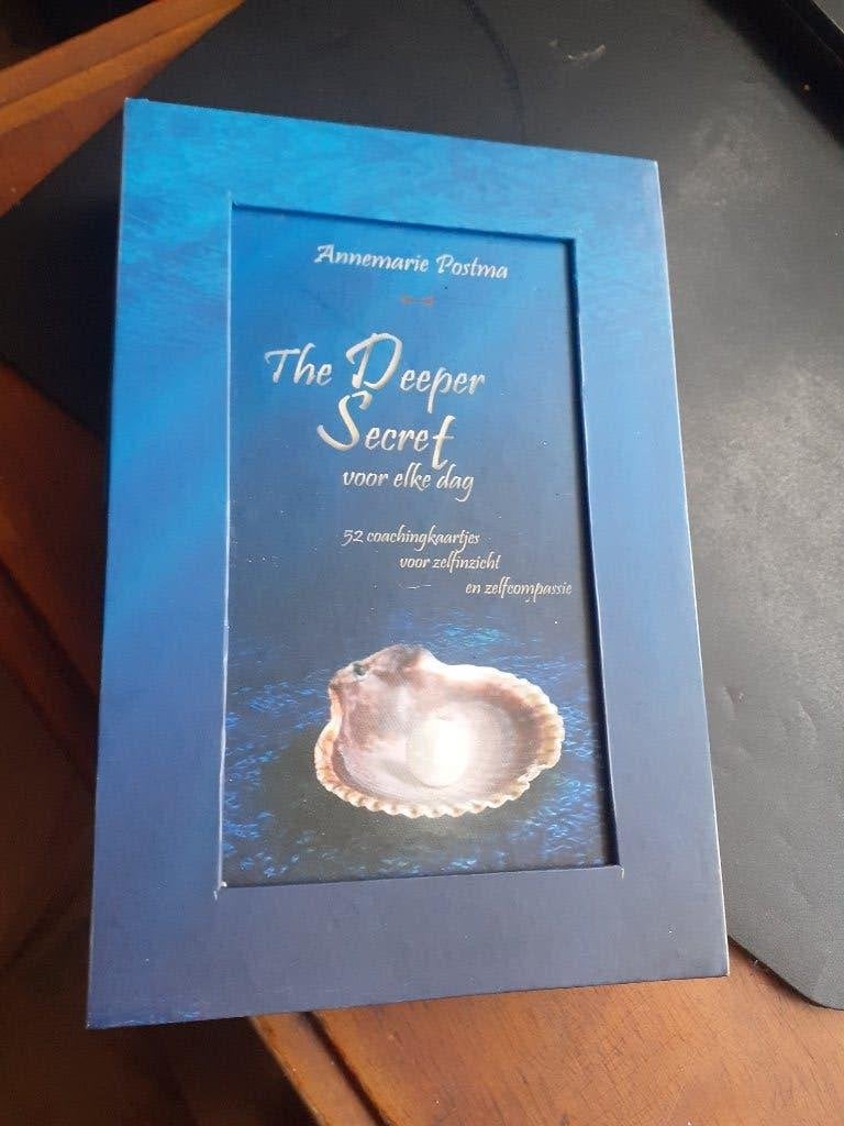 Annemarie Postma The Deeper Secret voor elke dag boxset, Ophalen of Verzenden, Zo goed als nieuw, Spiritualiteit algemeen, Overige typen
