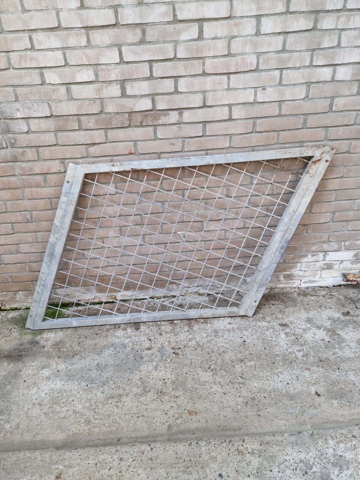 Schuin hekwerk voor bijv. een slootkant., Ophalen, Gebruikt, Minder dan 3 meter, Minder dan 1 meter