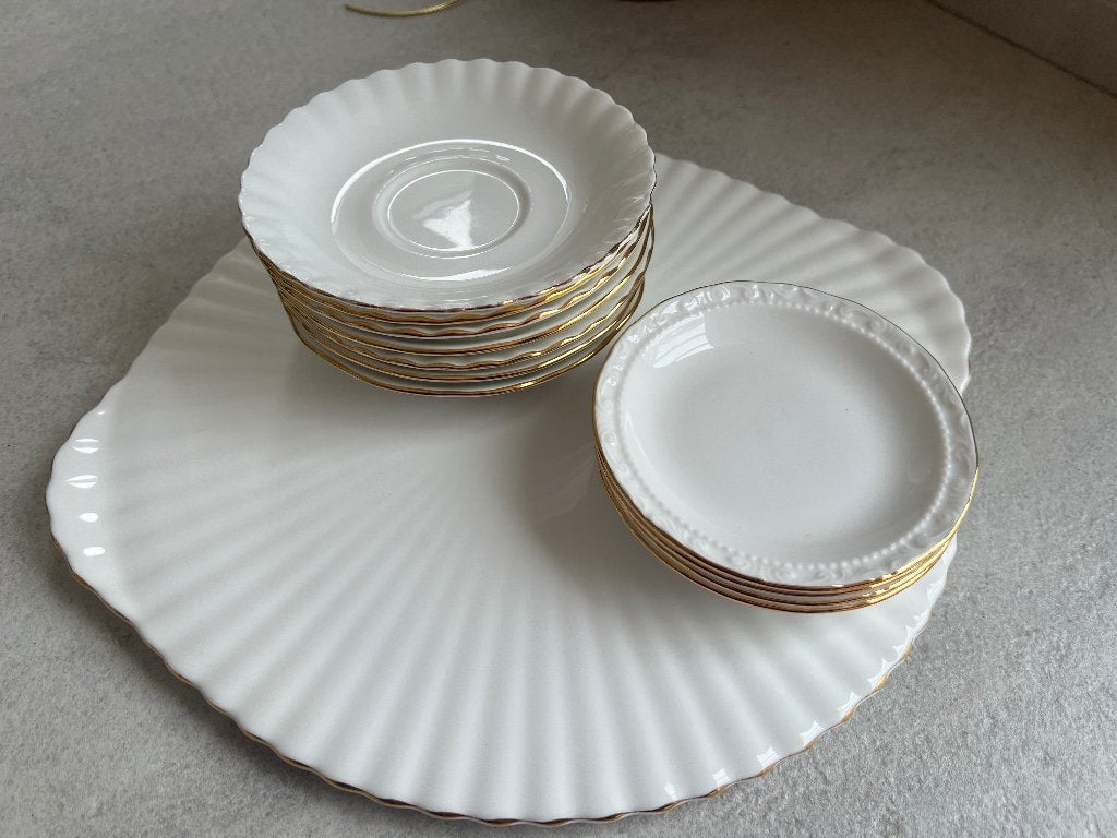Royal Albert Val d’Or Serveerschaal met gebaksbordjes, Ophalen of Verzenden, Zo goed als nieuw, Bord(en), Overige stijlen