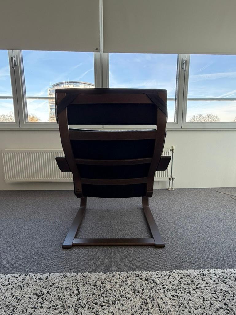 Set 2 IKEA POÄNG fauteuils zwart leer hout, Ophalen, Gebruikt, -, -