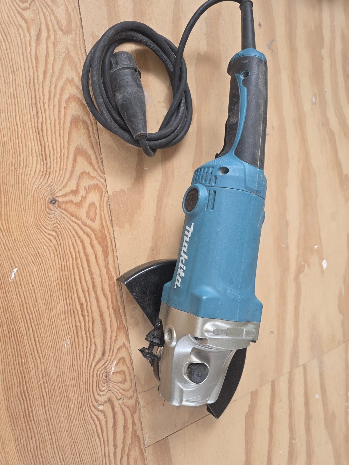 makita slijptol 230, Doe-het-zelf en Verbouw, Ophalen of Verzenden, 1000 watt of meer, Haakse handslijpmachine