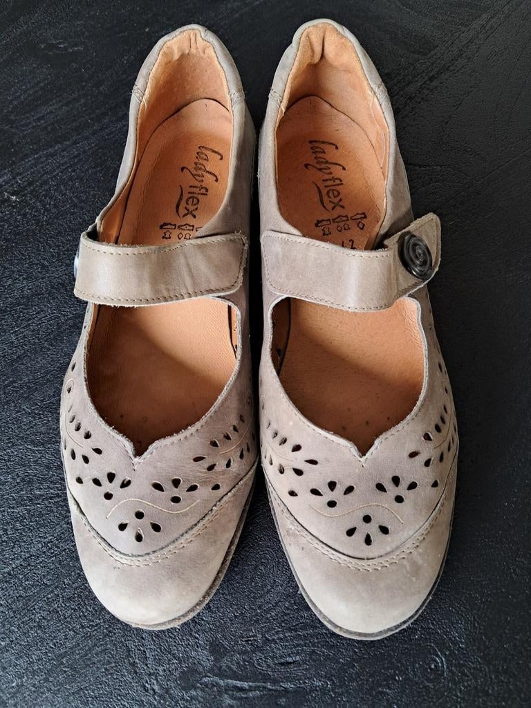 Ladyflex schoenen / pumps / instappers maat 42, Schoenen met lage hakken, Beige, Ladyflex, Ophalen of Verzenden