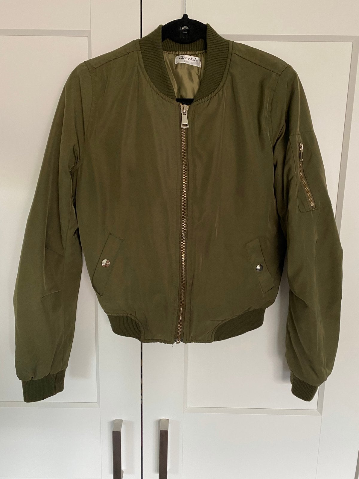 Cherry Koko Bomberjack Groen Maat S, Kleding | Dames, Ophalen of Verzenden, Zo goed als nieuw, Maat 36 (S), Groen