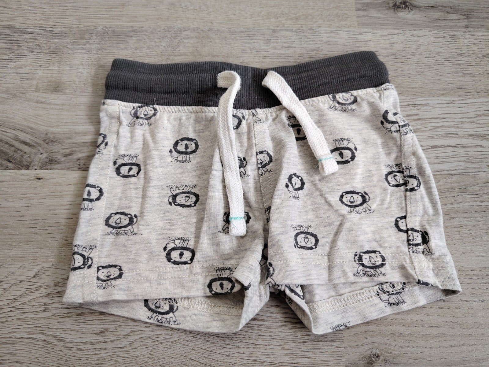 Korte broek maat 56 hema, Kinderen en Baby's, Babykleding | Maat 56, Ophalen of Verzenden, Jongetje, Broekje