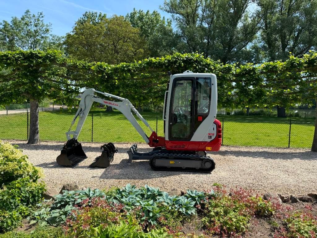 Takeuchi TB216 Minigraver / Mini graver (bj 2025), Zakelijke goederen, Machines en Bouw | Kranen en Graafmachines, Graafmachine