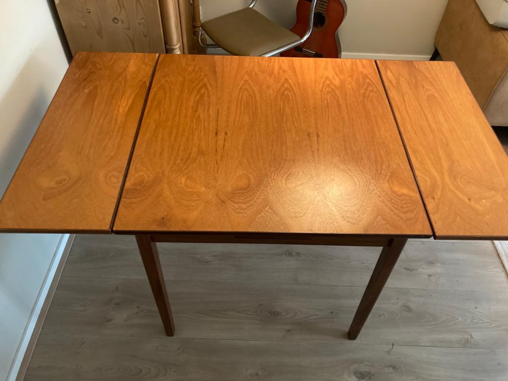 Vintage eettafel van hout, Huis en Inrichting, Tafels | Eettafels, Ophalen, Gebruikt, 100 tot 150 cm, 50 tot 100 cm