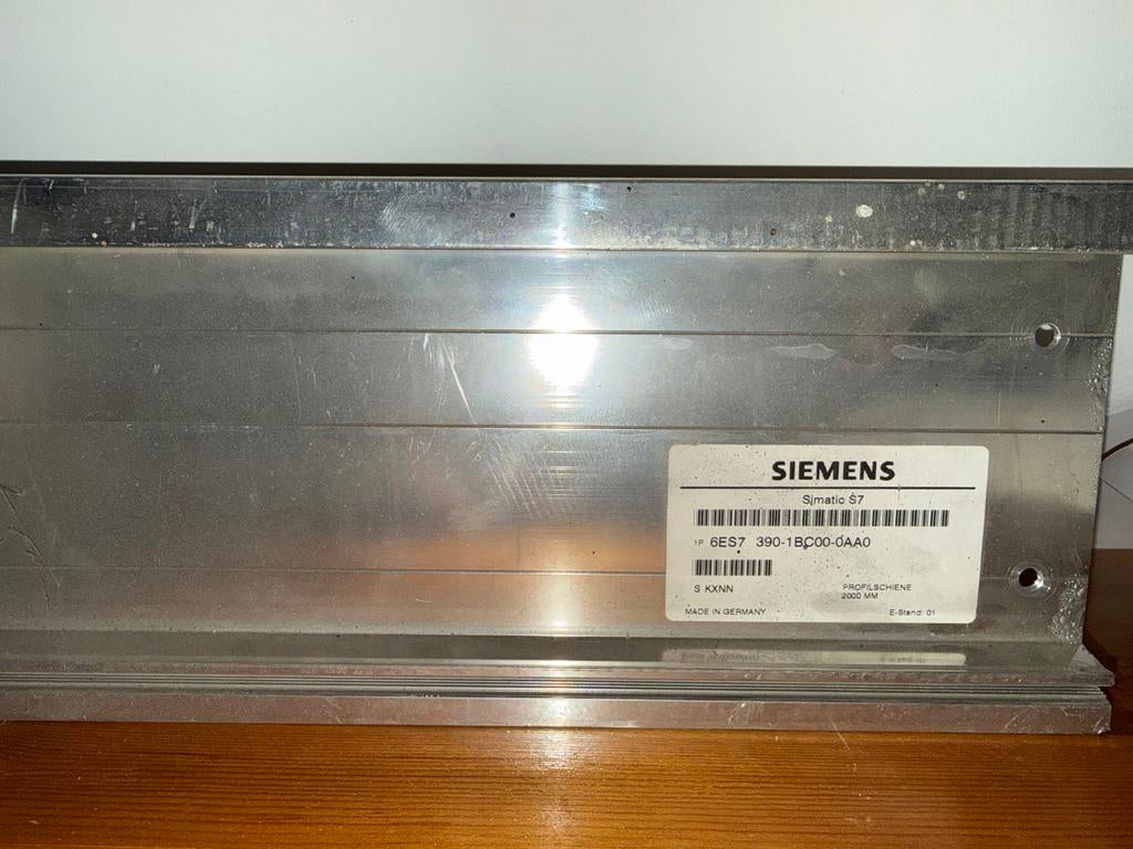 Siemens Simatic S7 Profielschiene 2000 MM (6ES7390-1BC00-0AA, Ophalen of Verzenden