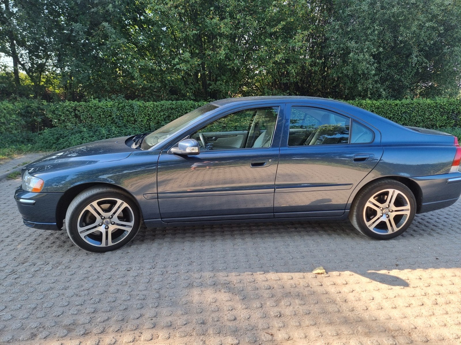 Volvo S60 2.5 T 209 pk AUT 2009, Auto's, Volvo, Dealer onderhouden, Blauw, S60, 2521 cc