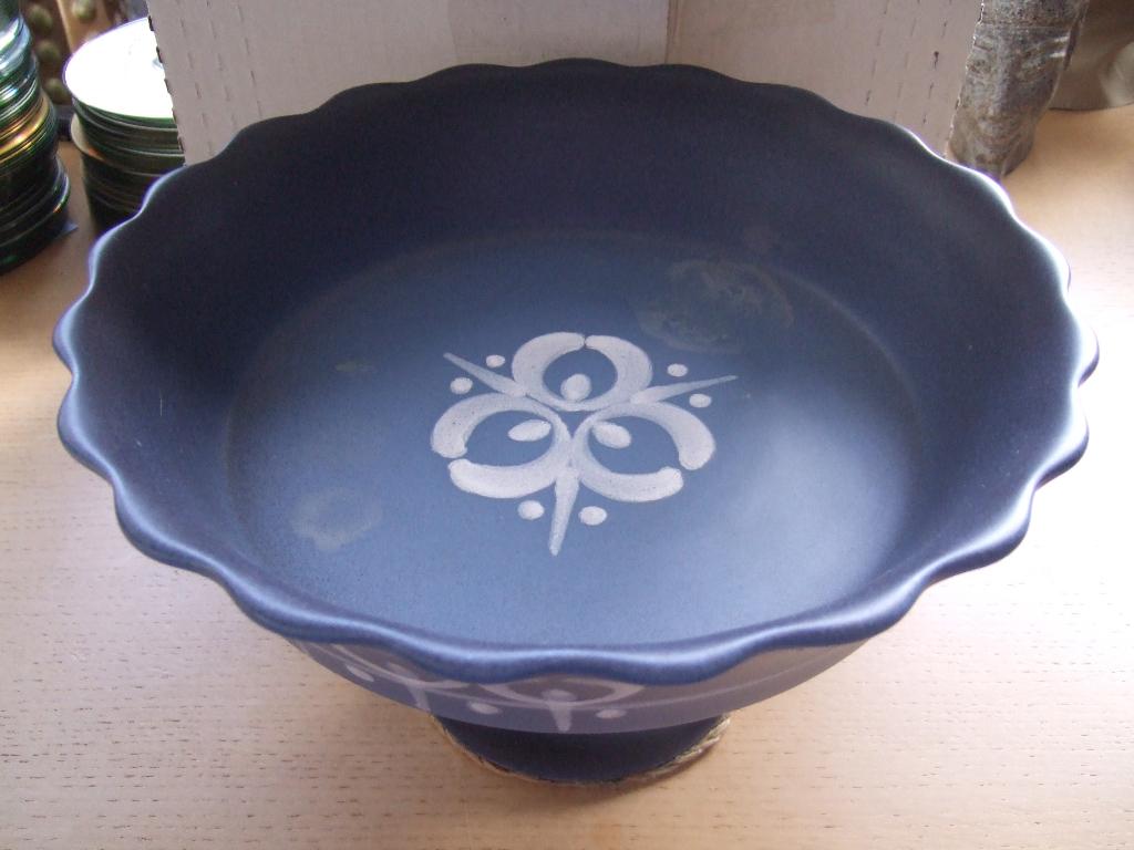 Flora Gouda aardewerk plateel Lotus 952 fruitschaal, Antiek en Kunst, Ophalen of Verzenden