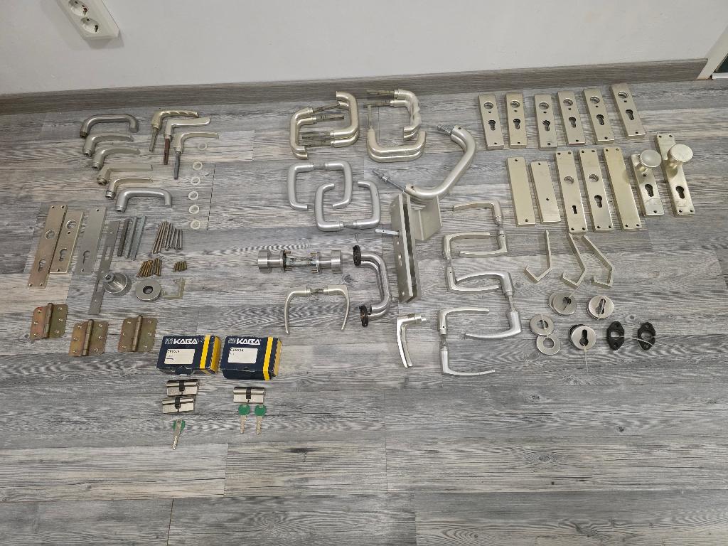 Hang- en sluitwerk en deurbeslag , aluminium, Ophalen of Verzenden, Gebruikt, Overige materialen, Overige typen