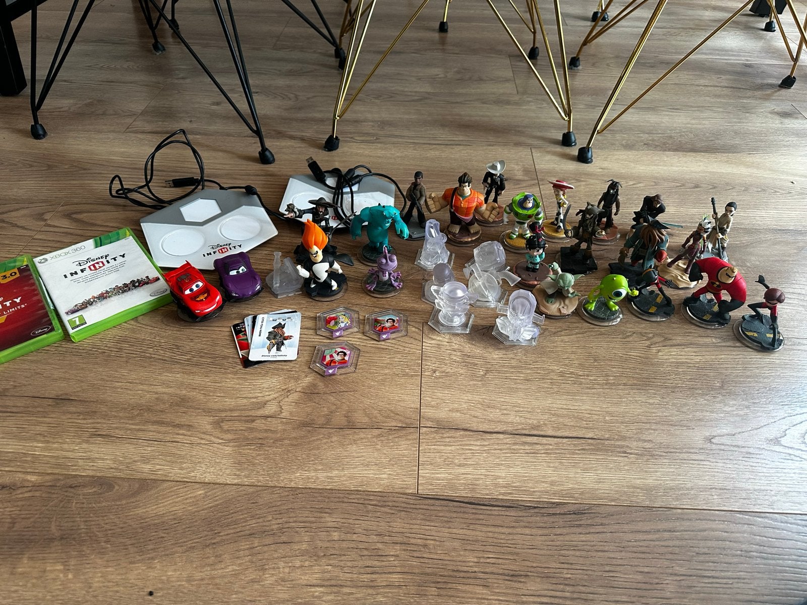 Disney Infinity 3.0 Xbox 360 met veel figuren en bases, Spelcomputers en Games, Games | Xbox 360, Avontuur en Actie, Gebruikt