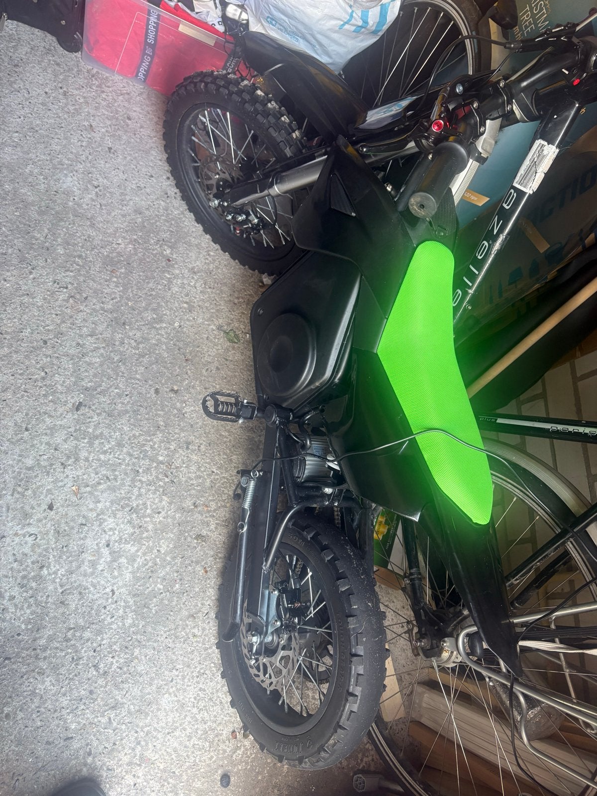 Stoere Pitbike - Zwart met groen zadel, Fietsen en Brommers, Ophalen of Verzenden, Gebruikt, Schijfrem, Pitbike