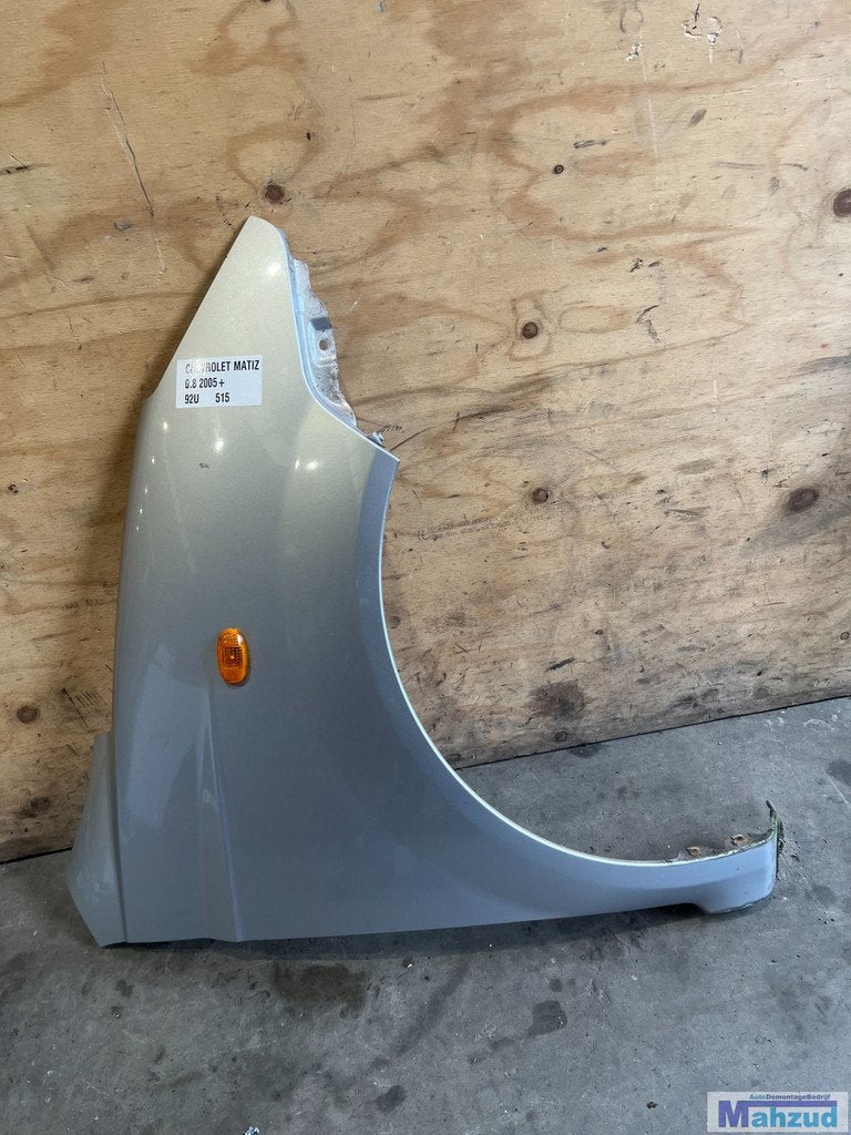CHEVROLET MATIZ Zilver 92U rechts voorscherm 2005+, Gebruikt, Info@gm.com, Chevrolet, Ophalen of Verzenden