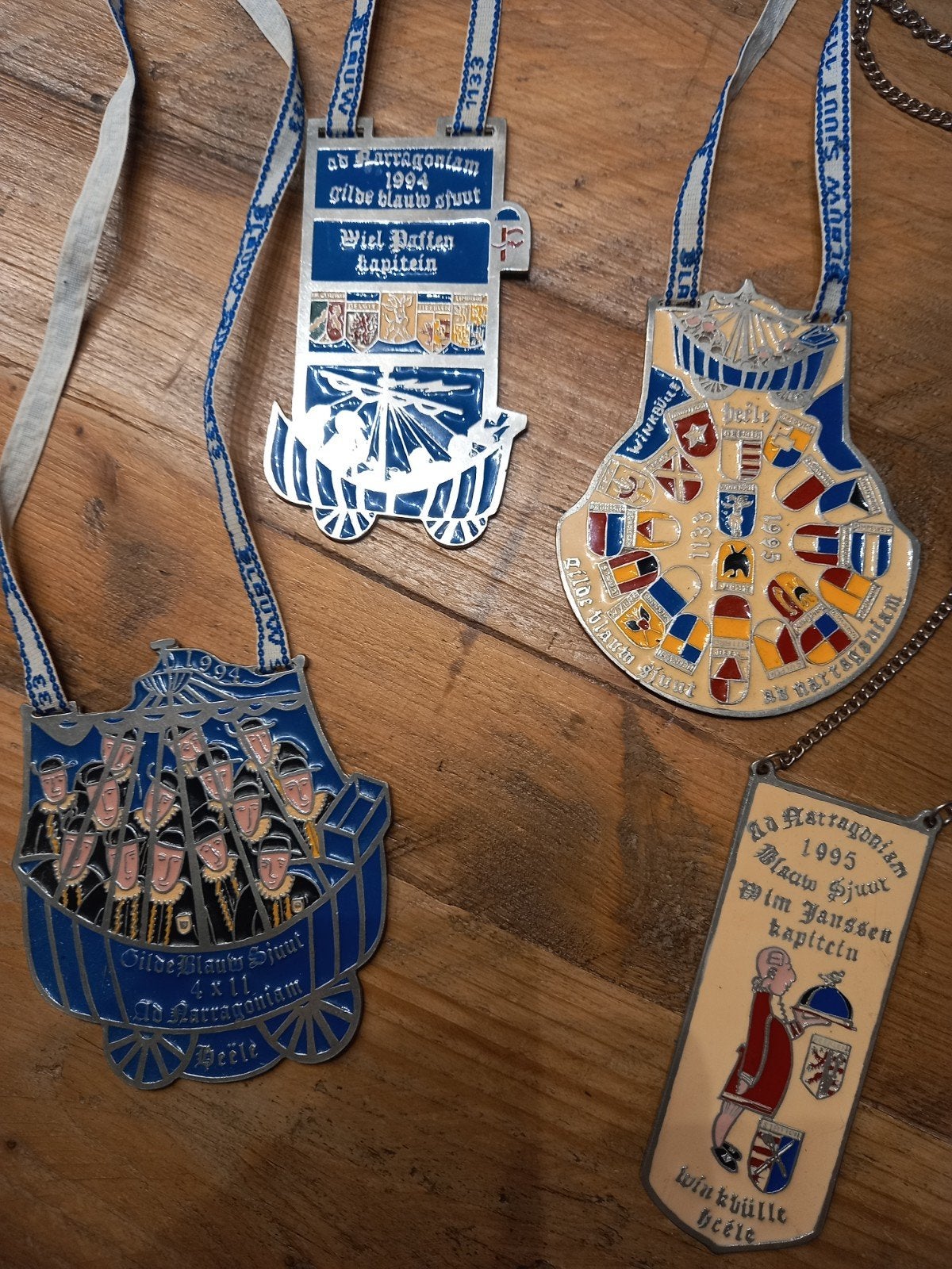 Blaue Sjuut medailles carnaval, Ophalen, Overige materialen