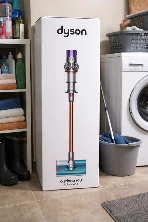 Nieuwe Dyson Cyclone V10 Submarine steelstofzuiger, Ophalen of Verzenden, Dyson, Reservoir, Steelstofzuiger