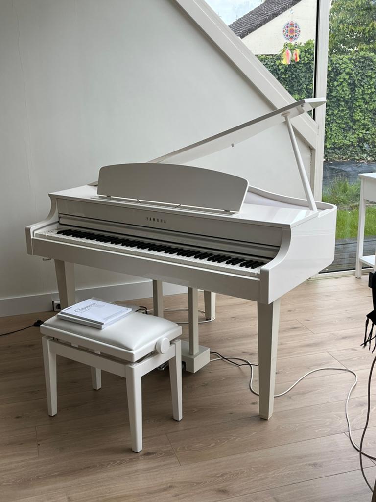 Yamaha Clavinova digitale baby vleugel CLP 665 GP, Muziek en Instrumenten, Piano's, Wit, Digitaal, Ophalen of Verzenden, Zo goed als nieuw