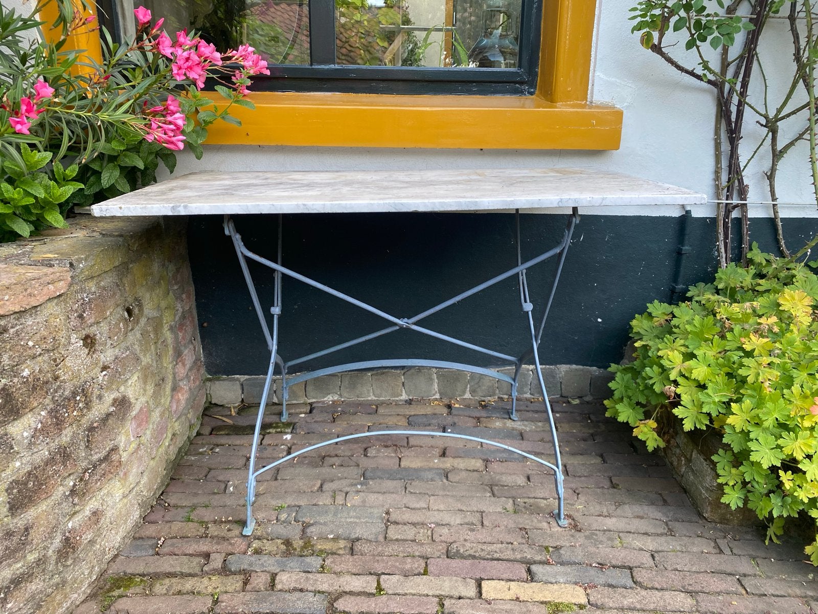 Vintage tuintafel met marmeren blad 62/110 cm en 73,5 hoog, Tuin en Terras, Tuintafels, Ophalen of Verzenden, Gebruikt, Rechthoekig