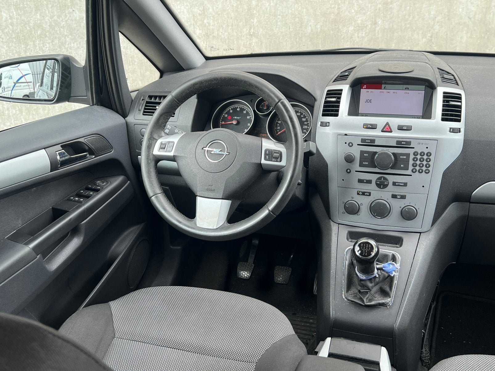Zwarte Nette Opel Zafira 1.8 140PK Benzine/Airco/Apk/Navi!, Voorwielaandrijving, Stof, 4 cilinders, Zwart