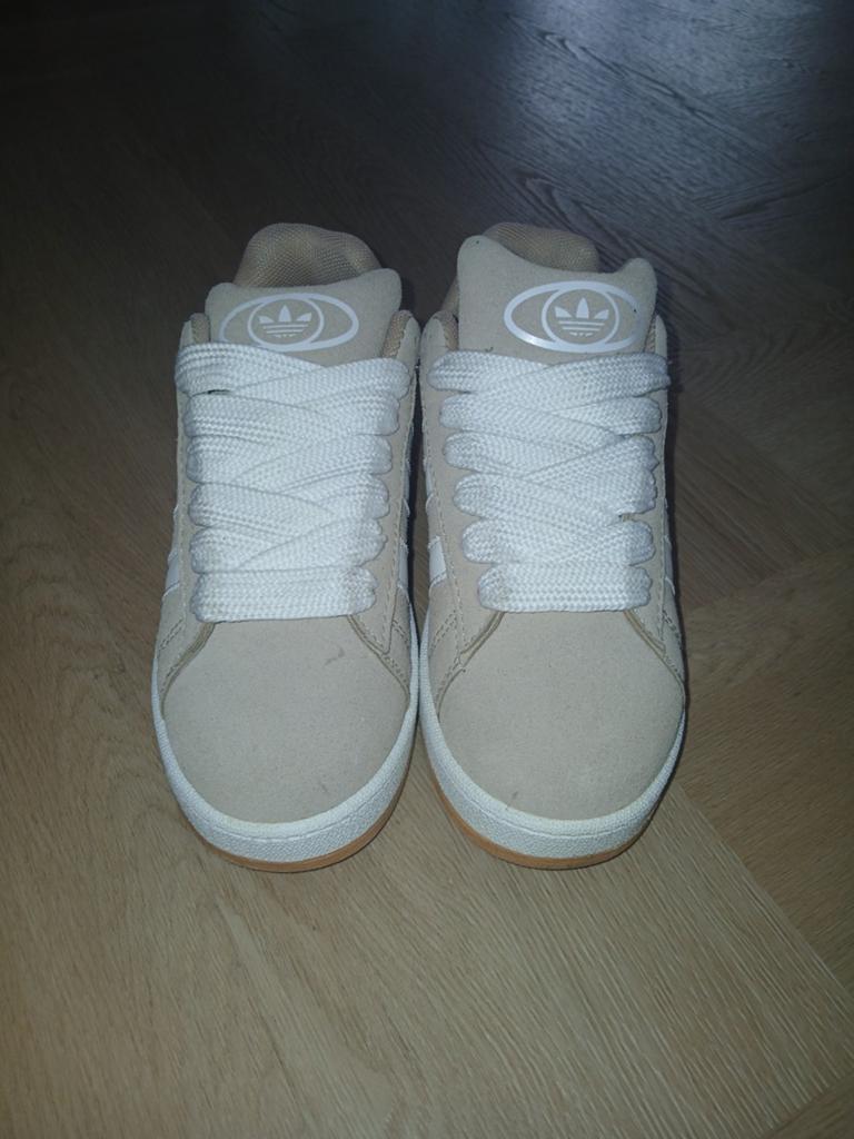 Adidas Campus Beige, Kleding | Dames, Ophalen, Adidas, Beige, Sneakers of Gympen
