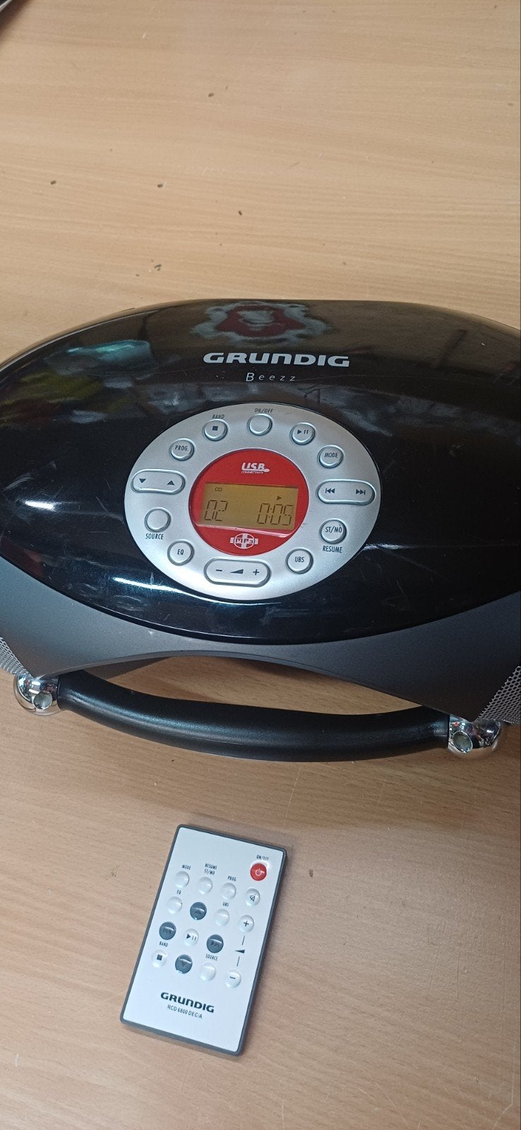 Grundig Beezz met afstandsbediening radio-cd-mp3-usb-sd/mmc, Ophalen of Verzenden