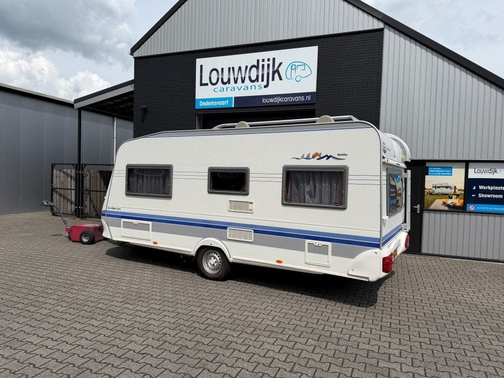 HOBBY Excellent 495 UFE ’05 (Mover, Fransbed), Rondzit, Bedrijf, 6 tot 7 meter, 1000 - 1250 kg