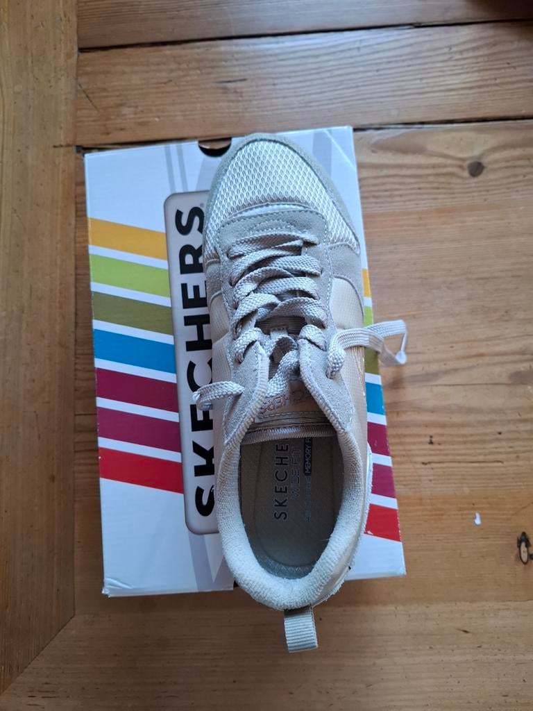 Skechers maat 39, Kleding | Dames, Schoenen, Ophalen of Verzenden, Zo goed als nieuw, Zwart, Sneakers of Gympen