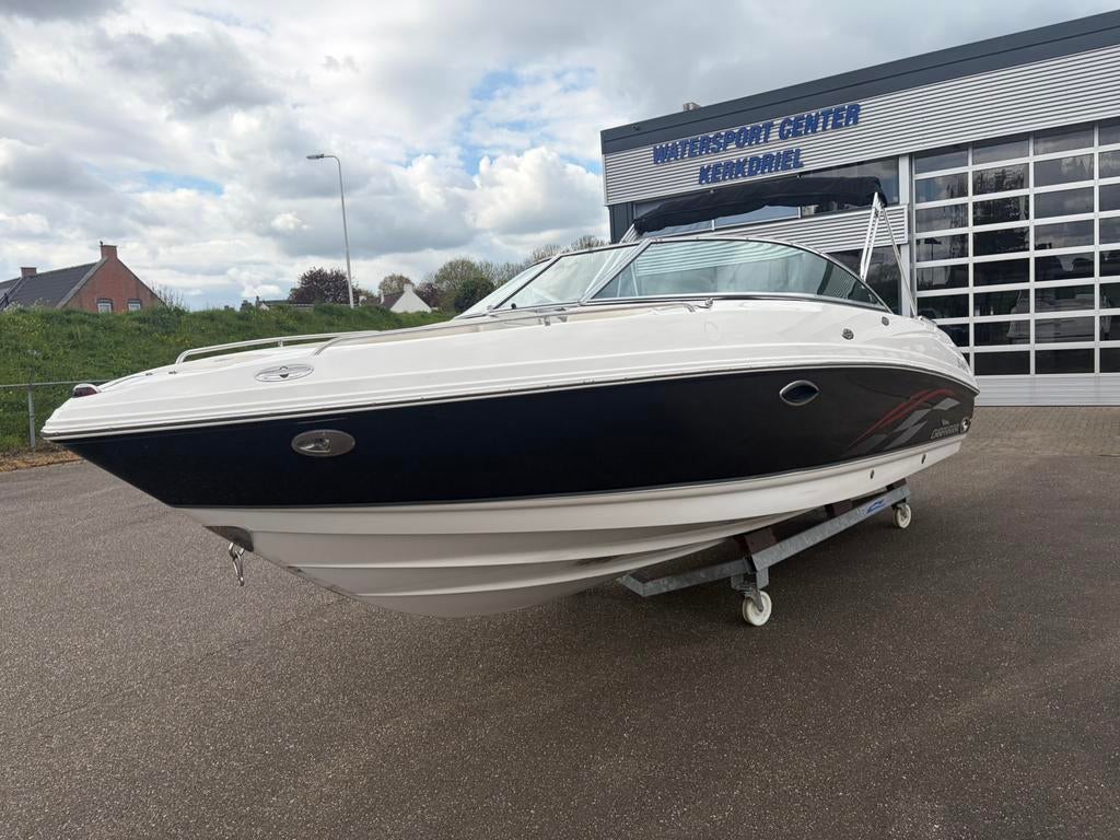Chaparral 230 SSI, Watersport en Boten, Speedboten, Ophalen, Binnenboordmotor, 6 meter of meer, Zo goed als nieuw