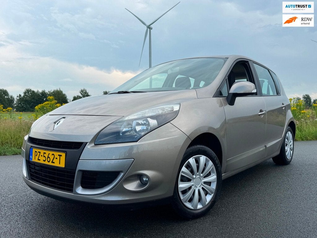 Renault Scénic 1.6 Expression Airco Trekhaak Hoogzitter, Voorwielaandrijving, Euro 5, Gebruikt, 1295 kg