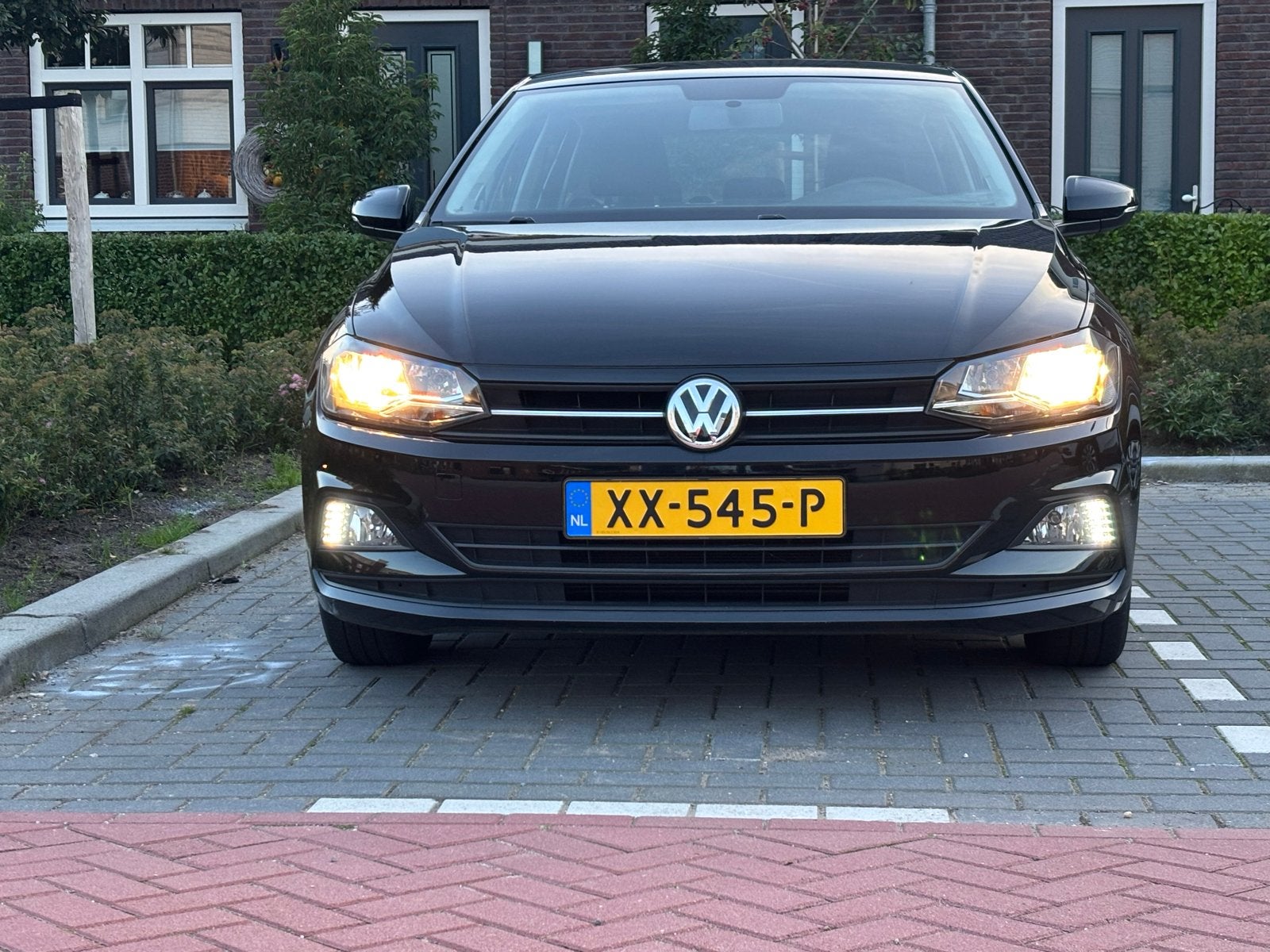 Volkswagen Polo 1.0 MPI 80pk 2019 Zwart, Auto's, Voorwielaandrijving, Stof, 40 €/maand, Zwart