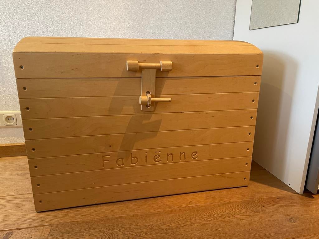 Gepersonaliseerde houten speelgoedkist 'Fabiënne', Ophalen, 50 tot 75 cm, Minder dan 50 cm, Zo goed als nieuw